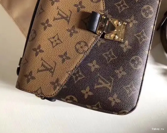 Louis POCHETTE Vuitton METIS 0427